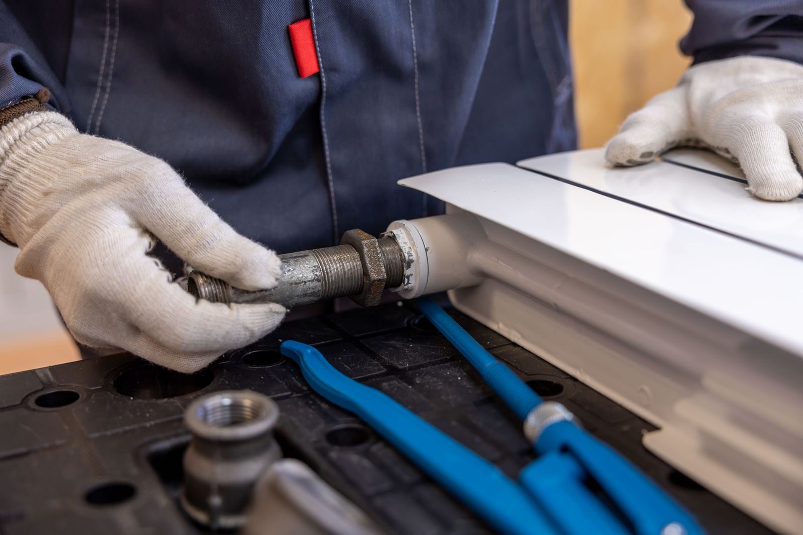 Watt & Water vakman aan het werk — loodgieter en elektricien in één